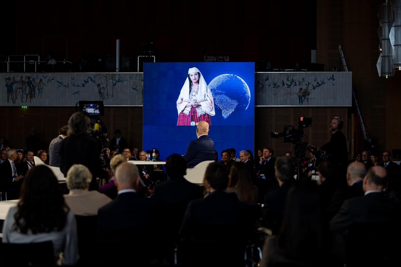 Rama jep “lajmin”: Diella, shtatzënë/ Kryeministri paralajmëron zgjerimin e qeverisë dixhitale