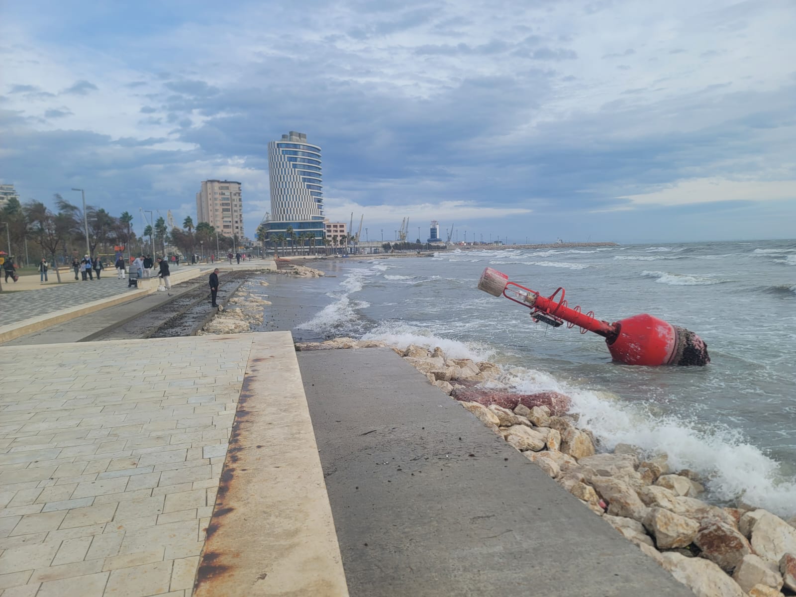 Moti i keq në Durrës/ Sektori i peshkimit pezullon aktivitetin
