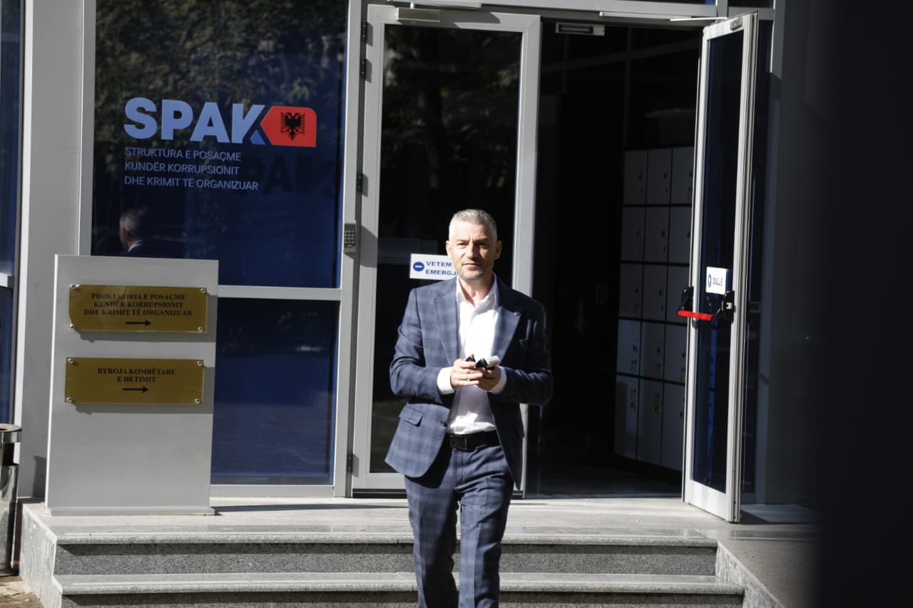 Deputeti Nallbati në SPAK/ Pyetet për sherrin me një drejtues kamioni në Bilisht disa muaj më parë