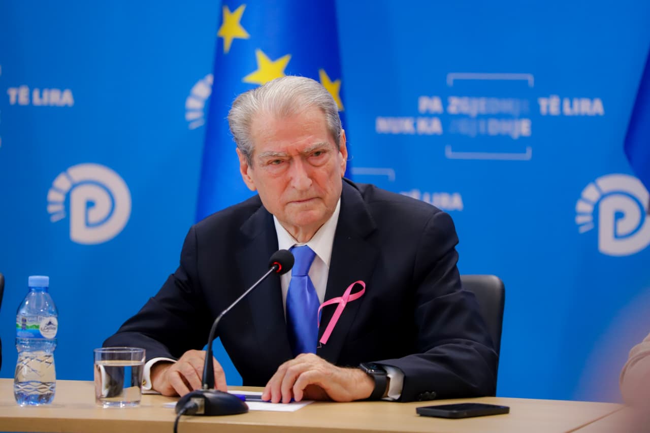 Berisha, benzinë zjarrit në PS: Arrestimi i Veliajt, i paligjshëm