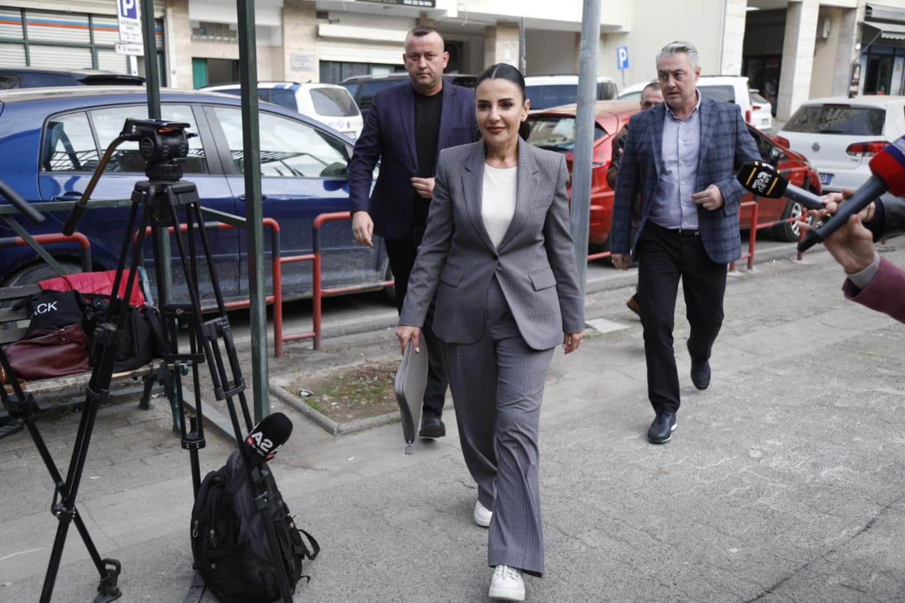 Tuneli i Llogarasë, zv/kryeministrja Balluku në SPAK për tenderin e rrugës