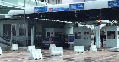 Hapet Kakavija për makinat/ Greva e doganierëve grekë bllokoi qarkullimin për katër orë