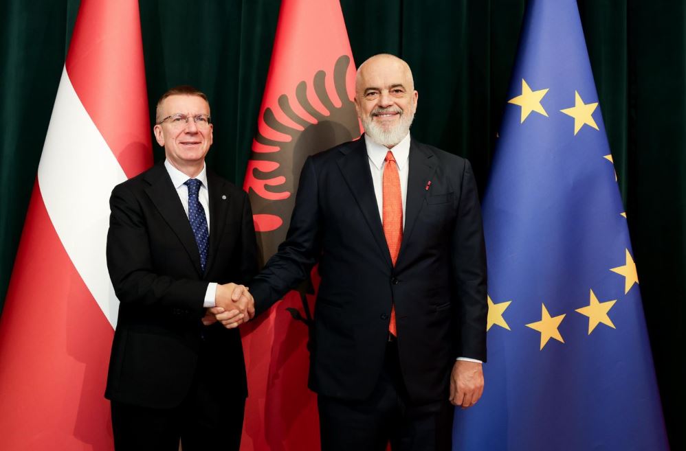 Presidenti letonez në Tiranë/ Rama: Kënaqësi të mikpres Edgars Rinkēvics