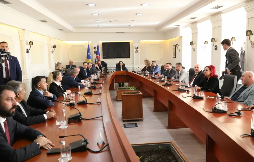 Fati i zgjedhjeve të parakohshme në Kosovë/ Osmani: Synojmë shmagien e votimeve të reja