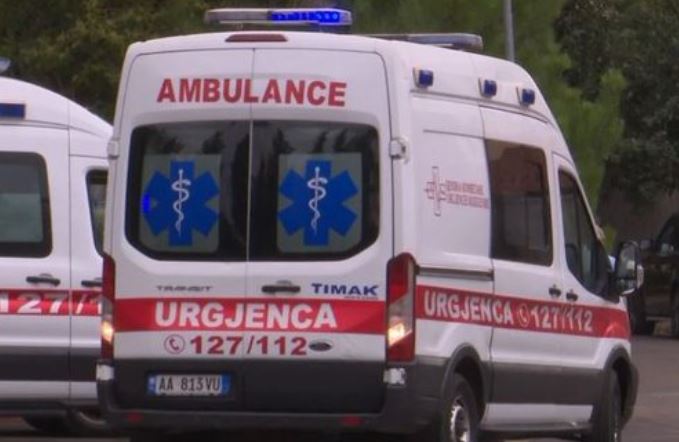 Aksident në rrugën Lushnje-Berat, plagosen katër turistë