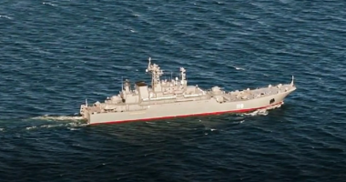 Anija ruse ankorohet pranë bregut të Gjermanisë, NATO shqetësohet