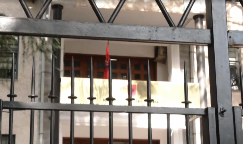 Pezullohen gjyqet në Apel/ Heshtje në gjykatë një ditë pas vrasjes së gjyqtarit Astrit Kalaja, nesër zhvillohen homazhet