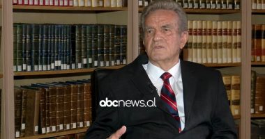 Mëkatet dhe dashuritë e Mid’hat Frashërit/ Uran Butka: Bibliografia ka vlera, historike, diplomatike dhe kulturore