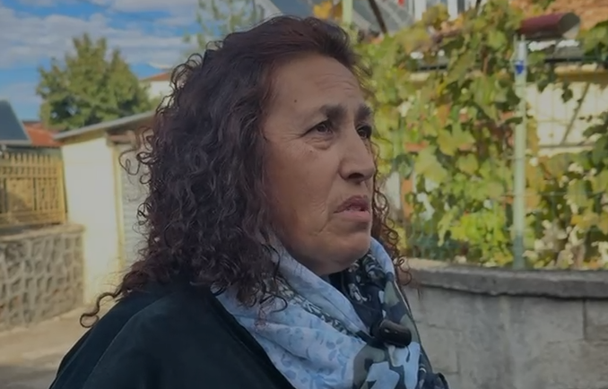 Zjarri përfshiu banesën në Maliq/ Flet fqinja: Nënë e bir nuk dolën dot, vajza u hodh nga dritarja