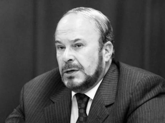 Ceremoni zyrtare për homazhet/ Nderime për ish kryeministrin Nano, pritet vendimi i qeverisë