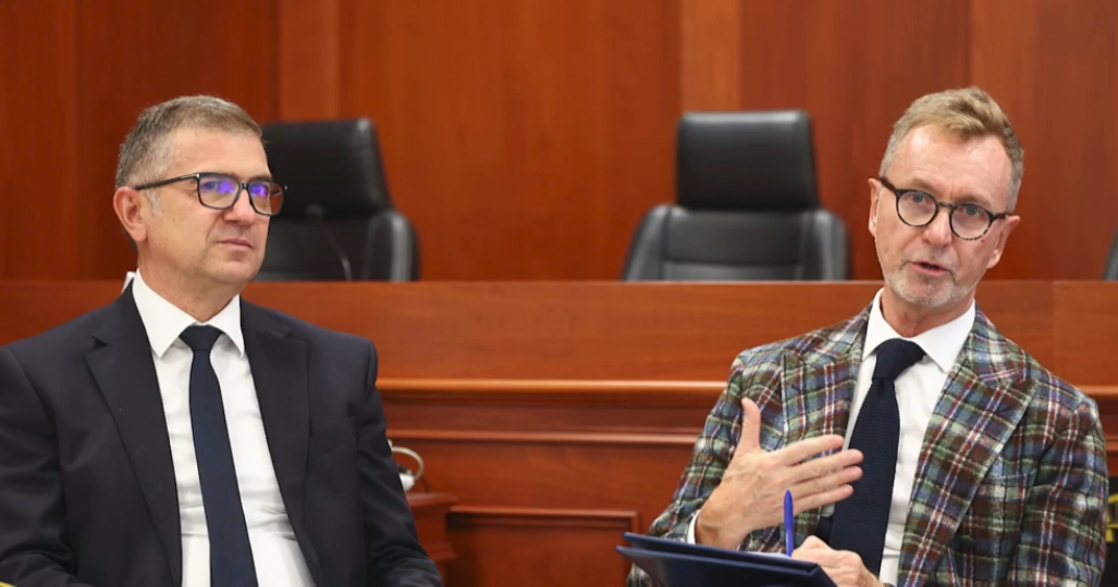 BE: Vetingu të mbyllet deri në mes të 2026/ Ambasadori i BE dënon sulmet ndaj vëzhguesve ndërkombëtarë të vetingut