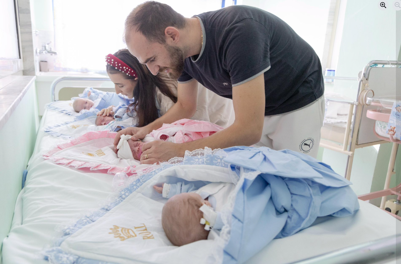 Tiranë/ Çifti sjell në jetë katërnjakë në maternitetin “Koço Gliozheni”