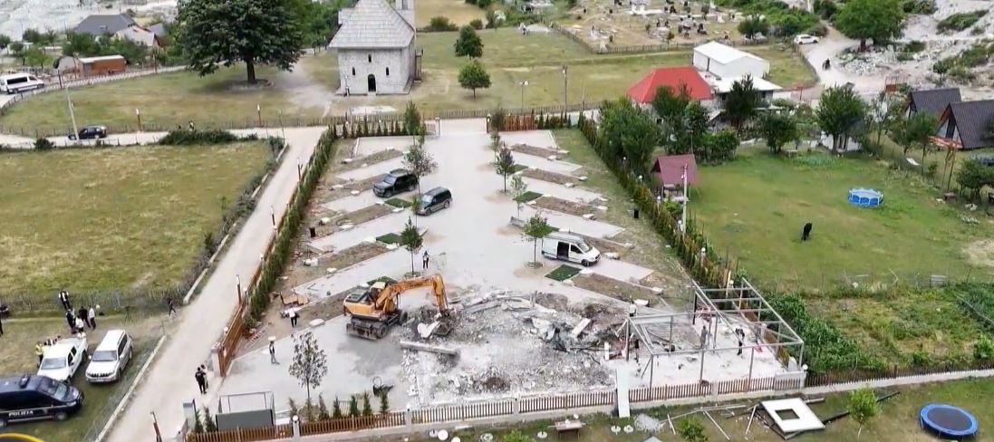 IKMT kthehet në Theth/ Aksion për shembjen e 35 objekteve pa leje