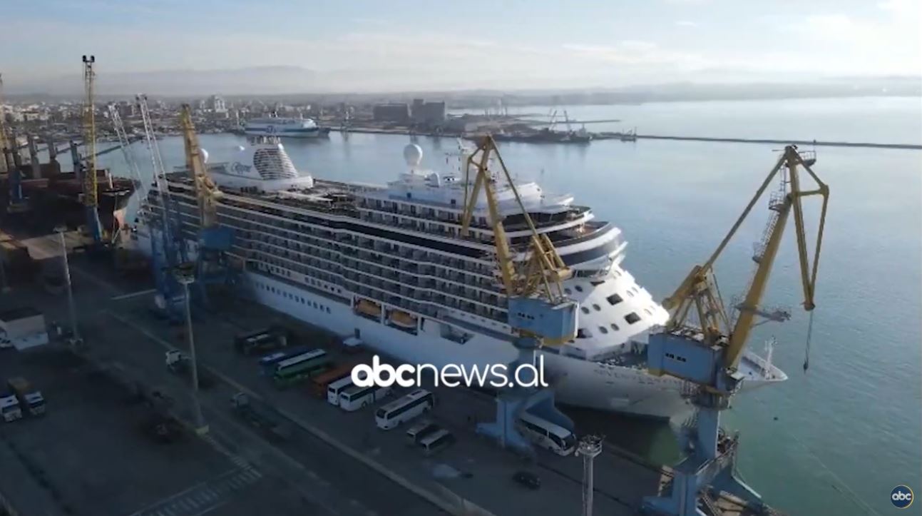 Kroçera luksoze ankorohet në Durrës/ 728 turistë nga gjithë bota vizitojnë Shqipërinë