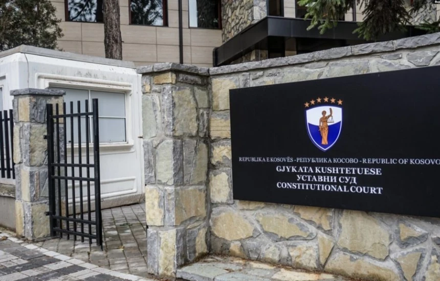 Kosovë/ Kushtetuesja publikon aktgjykimin, Kuvendi duhet të konstituohet deri më 20 tetor
