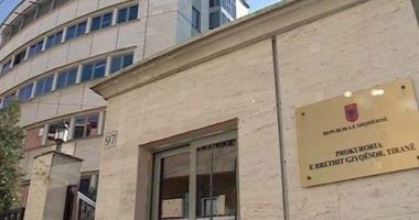 Rrëmbyen një person/ Prokuroria e Tiranës dërgon në gjyq 4 shtetas, mes tyre dhe vajza që ngriti kurthin