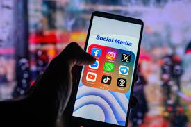 BE mbështet kufizimin e aksesit në rrjete sociale për të miturit