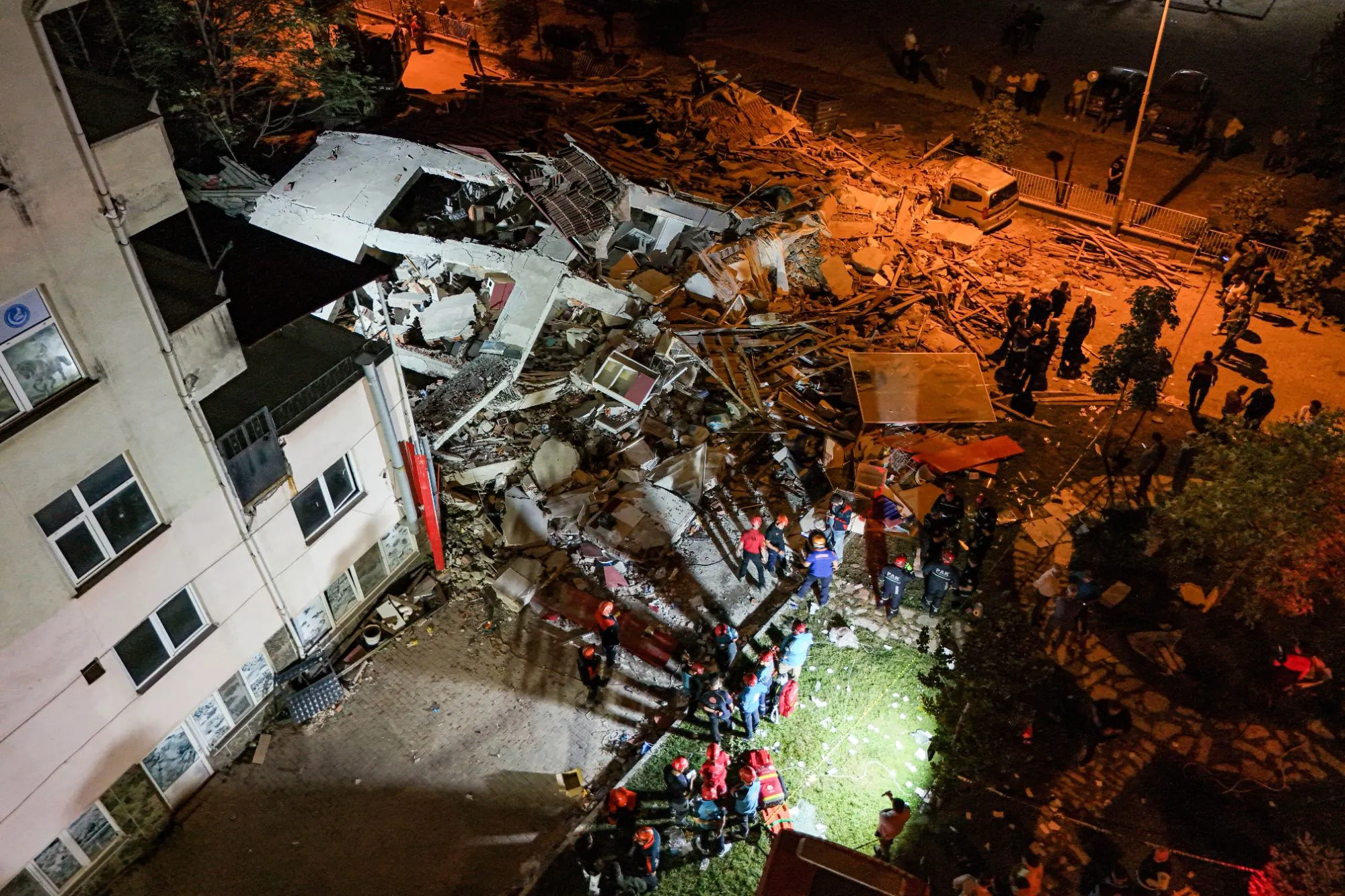 Turqia shkundet nga një tërmet i fuqishëm, me magnitudë 6.1