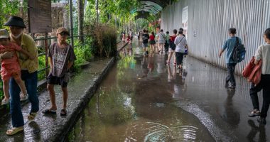 Stuhia “Bualoi” godet Tajlandën, të paktën shtatë të vdekur dhe mijëra të prekur