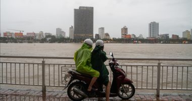 Përmbytje dhe rrëshqitje dheu në Vietnam, humbin jetën 10 persona