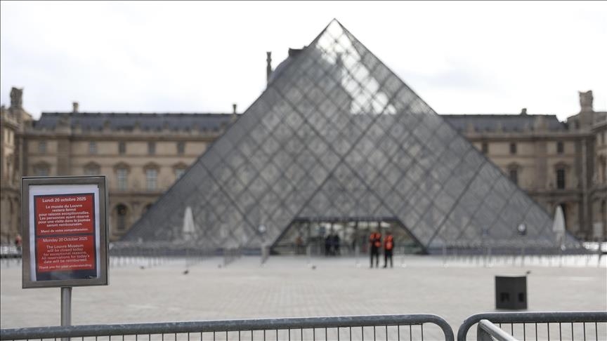 Francë, 60 hetues ende në kërkim të të dyshuarve për grabitjen në Luvër