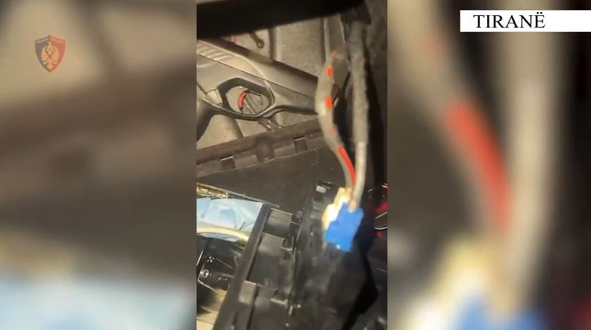 Lëvizte me pistoletë me vete në makinë/ Tiranë, arrestohet 39-vjeçari