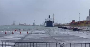 Moti i keq/ Pezullohet lundrimi i tragetit Durrës-Bari dhe anasjelltas