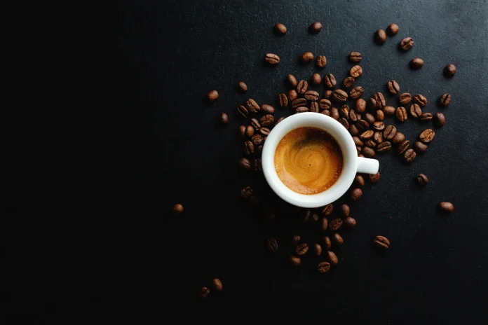 Studimi: Edhe një kafe në ditë ul rrezikun e aritmisë