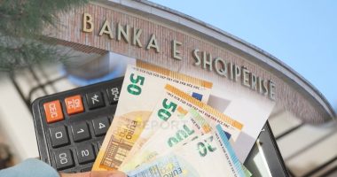 Euro prek nivelin më të ulët / Sipas kursit të BSH, një euro është këmbyer me 96 lekë