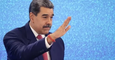 Venezuelë, Maduro bën thirrje për qetësi përballë lajmeve për një sulm të afërt të SHBA