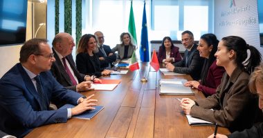 Linjë nënujore me Italinë/ Balluku: Projekti pjesë e korridorit energjetik Lindje-Perëndim