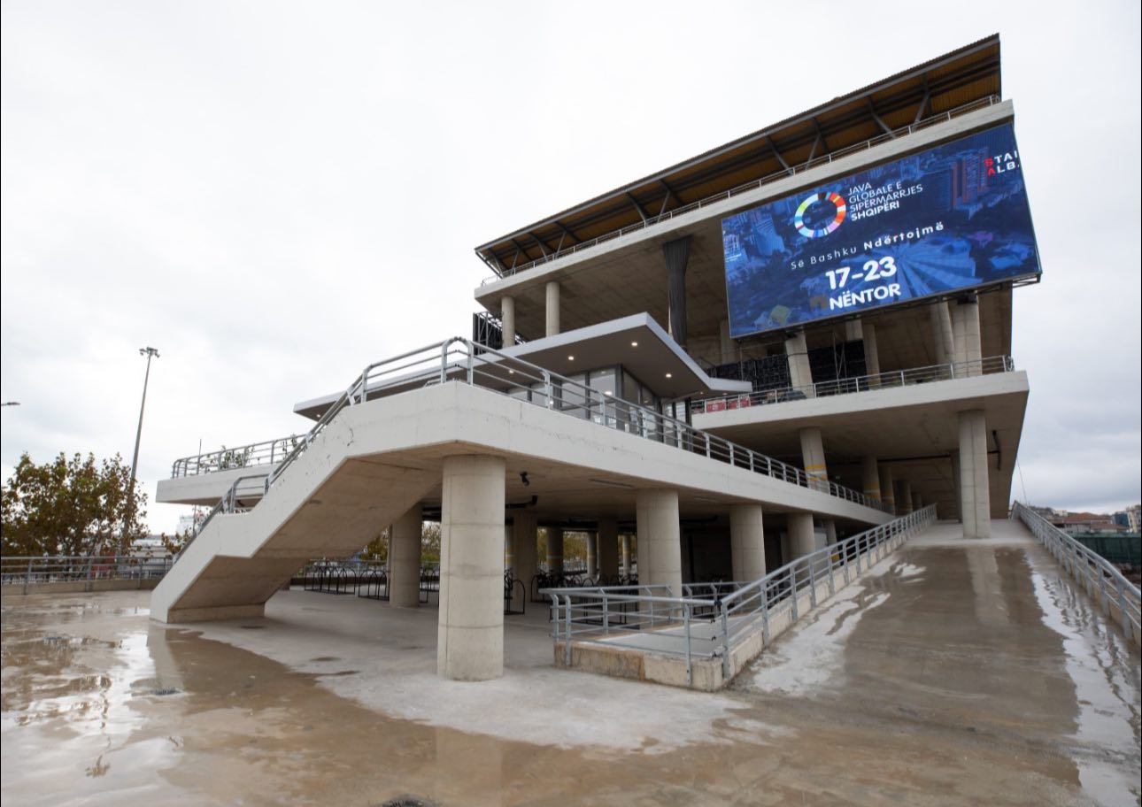  Hapet në Durrës godina e re e parkimit publik   Rama  Një tjetër vepër bukur publike me rreth 400 vende parkimi