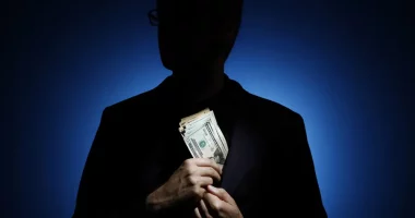 Dy ministra dhanë dorëheqjen, zgjerohet skandali i korrupsionit në Ukrainë