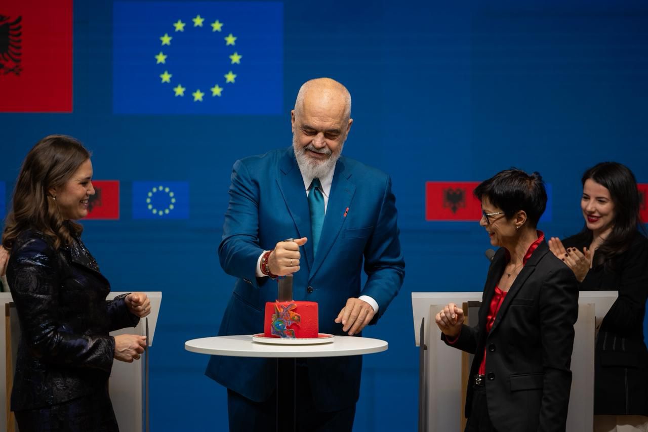 Fotogaleri  Momente historike  Shqipëria çel të gjithë grup kapitujt e negociatave me BE në brenda 1 viti