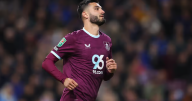 Broja si “kokrra e mollës”/ Sulmuesi kuqezi kalon dëmtimin, luan në kampionatin anglez