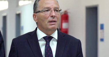 Bedri Hamza uron 28 Nëntorin: E kuqja dhe e zeza janë Shqipëri!