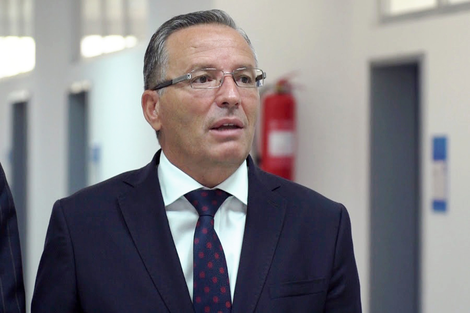 Bedri Hamza uron 28 Nëntorin  E kuqja dhe e zeza janë Shqipëri 