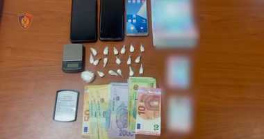 Nga Elbasani, shisnin kokainë në Himarë/ Arrestohen dy trafikantë