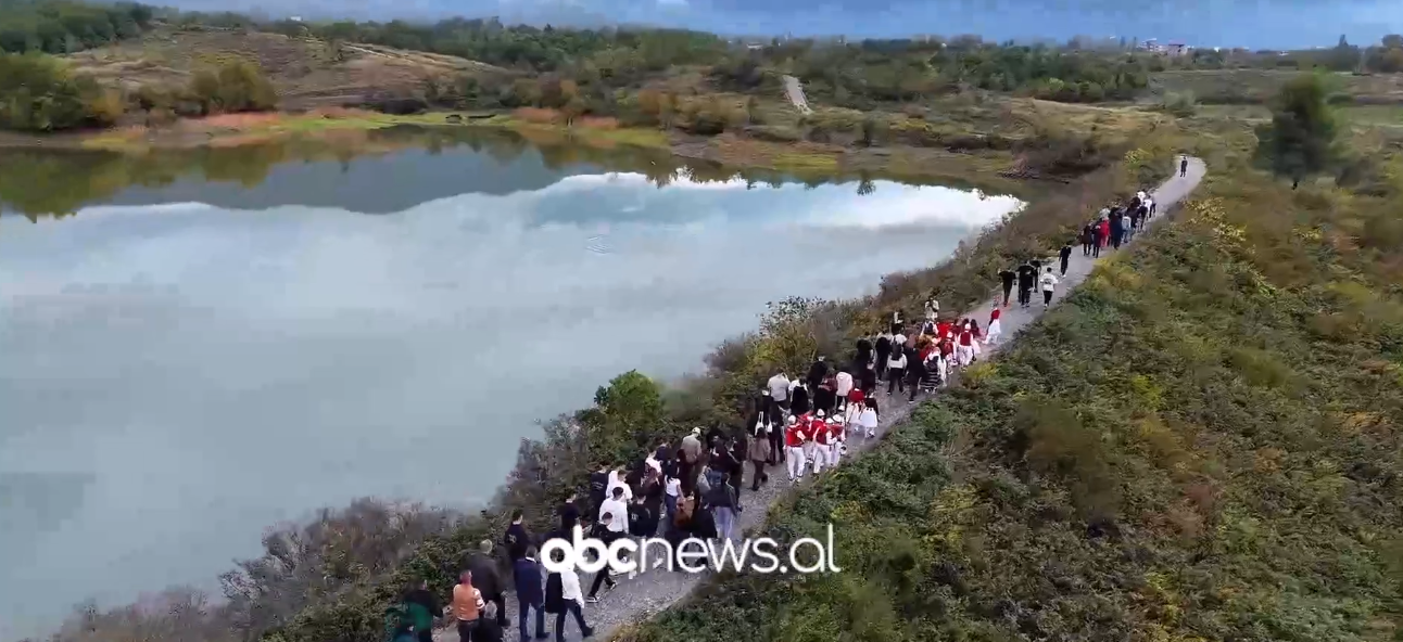  Itinerari Fishtjan   mes poezisë dhe shijes  Në bujtina mikpritja fillon me fjalët  Mirë se ju pru Zoti 