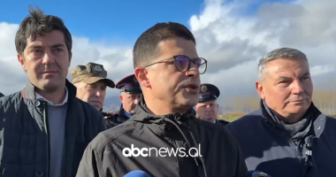 Reshjet, mijëra hektarë toke nën ujë/ Ministria e Mbrojtjes: 15 ura të dëmtuara, rrugë të bllokuara e evakuime