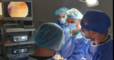 Standard i ri në mjekësi/ Rama: Kryhet me sukses rikonstruksioni i Ligamentit Cruciat Posterior në Spitalin Memorial të Fierit