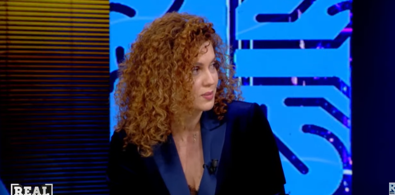 Mjekësia dhe sfidat e Inteligjencës Artificiale  Mjekja  Duhet të ketë rol ndihmës  roboti s mund të interpretojë të dhënat