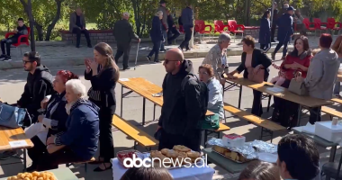 Vithkuqi, fshati mes maleve dhe ngjyrave/ Peizazhi i mrekullueshëm që ndryshon në çdo stinë