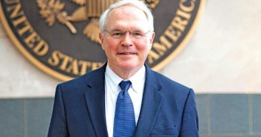 Hill dëshmon në gjyqin e Thaçit/ Ish-ambasadori i SHBA, i pesti i thirrur nga avokatët