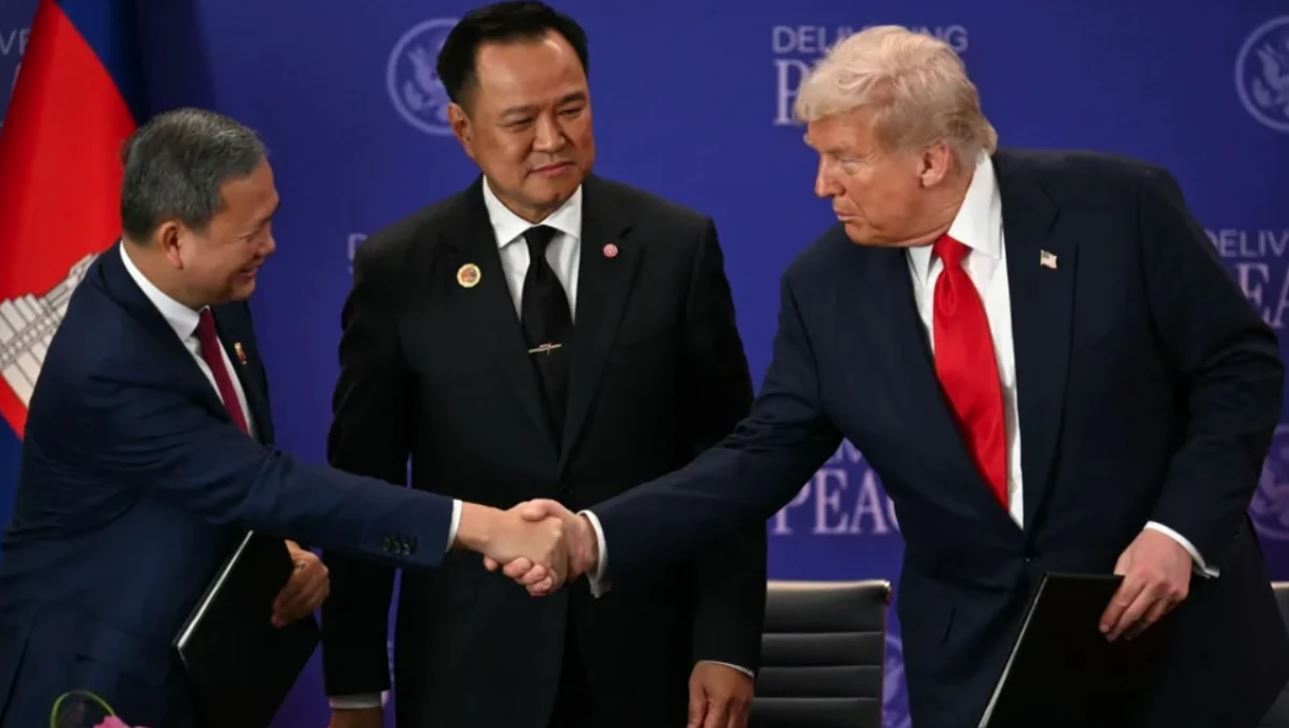 Tajlanda pezullon  marrëveshjen e paqes  me Kamboxhian  të ndërmjetësuar dy javë më parë nga Trump