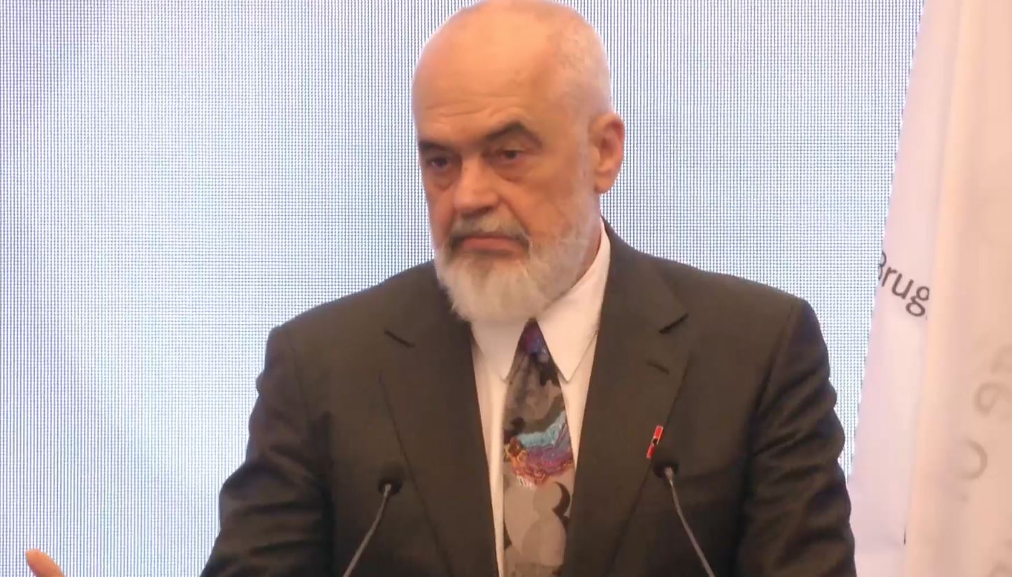 Rama kritikon steriotipet për familjet shqiptare në Britani  Shqipëria mban ende të gjallë ëndrrën europiane