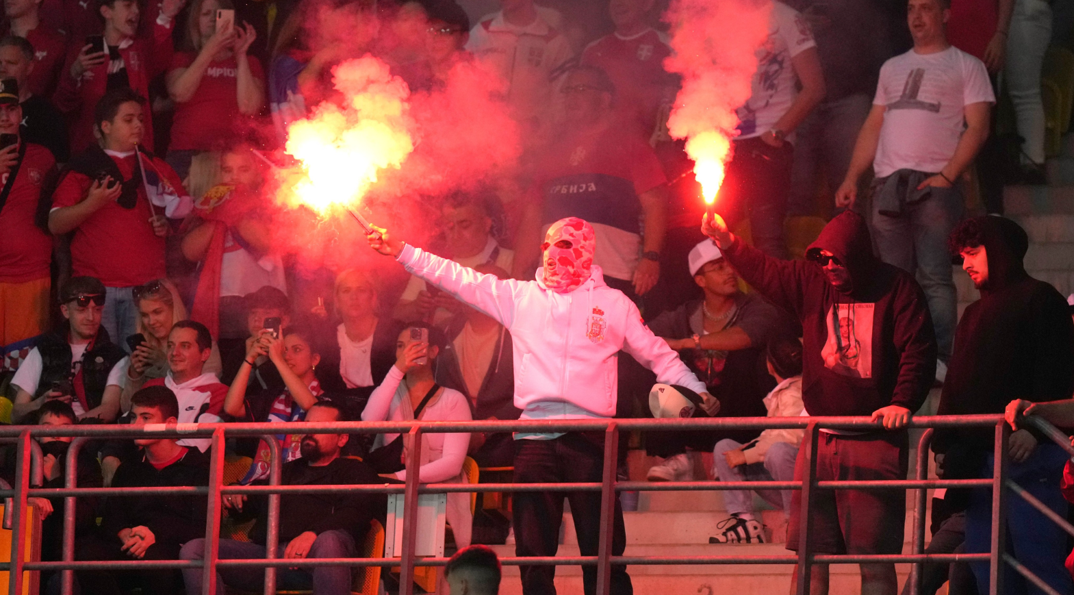 Dhuna trondit futbollin serb/ Tre skandale në vetëm dy ditë, me dhunë, rrahje e ndërprerje