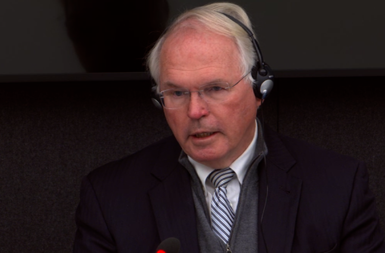 Dëshmi në mbrojtje të Thaçit  Christopher Hill  Nuk besoj dhe s kam dëgjuar që Thaçi të ketë urdhëruar aktivitete të paligjshme