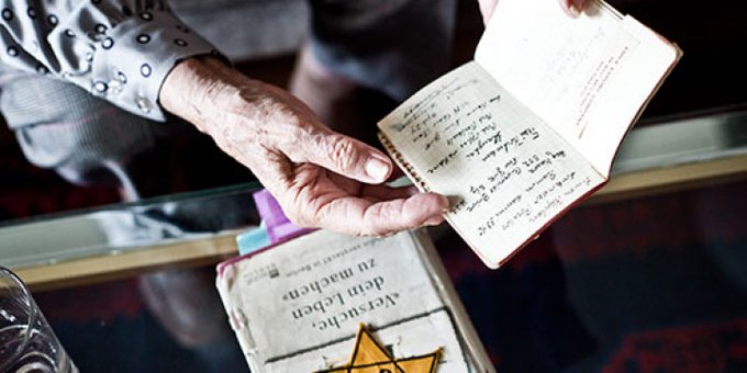 Anulohet ankandi kontrovers i artefakteve të Holokaustit në Gjermani pas protestave