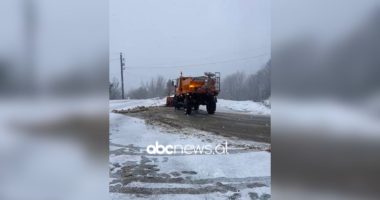 “Troket” dimri në Korçë, nisin reshjet e dëborës në Dardhën turistike